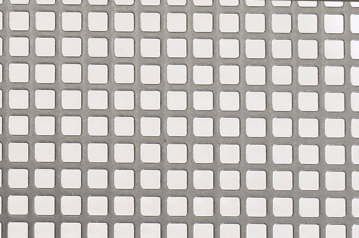 Стоманена перфорирана ламарина 50x25x1см